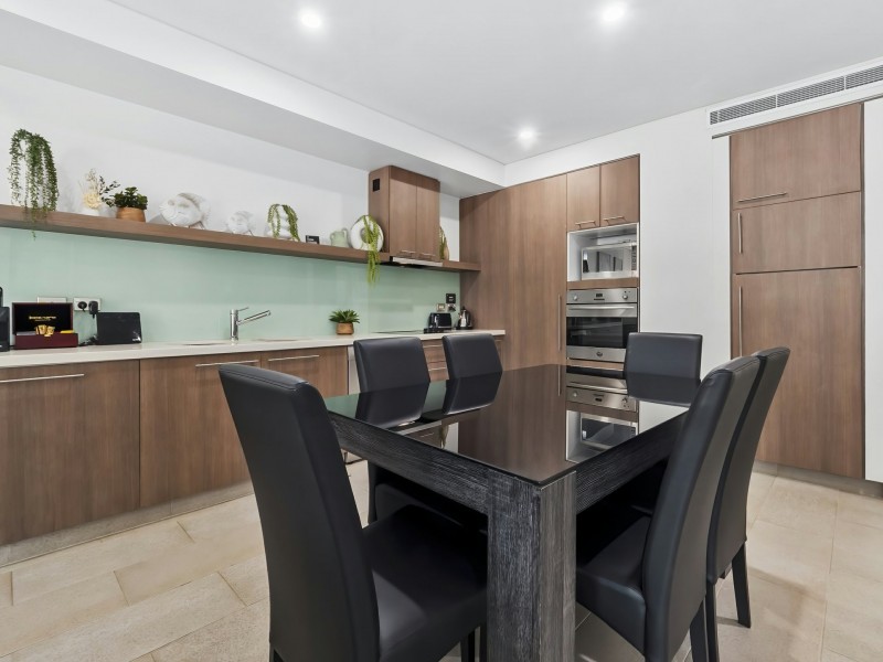 224-225/5 Triton Street, Palm Cove QLD 4879