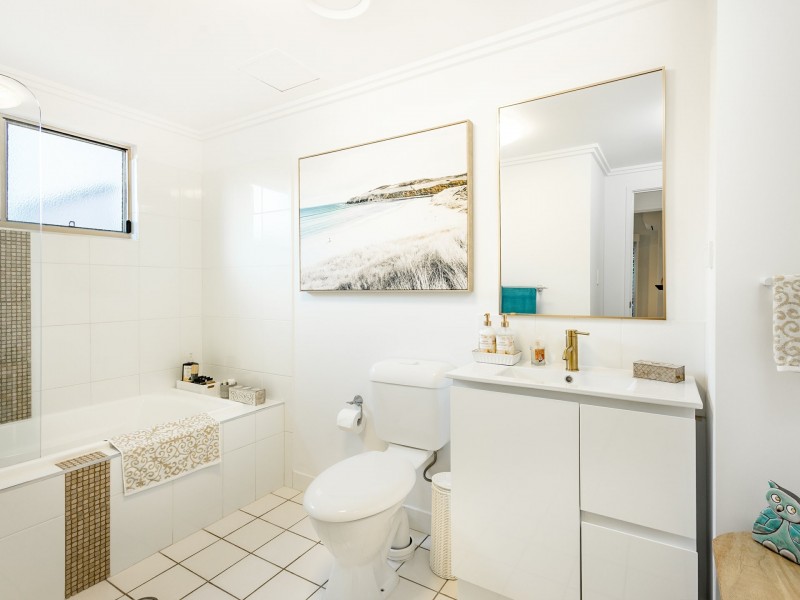 2205/40-42 Clifton Road, Clifton Beach QLD 4879