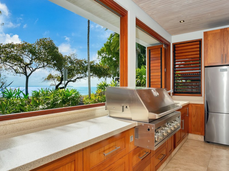 1/61-67 Arlington Esplanade, Clifton Beach QLD 4879