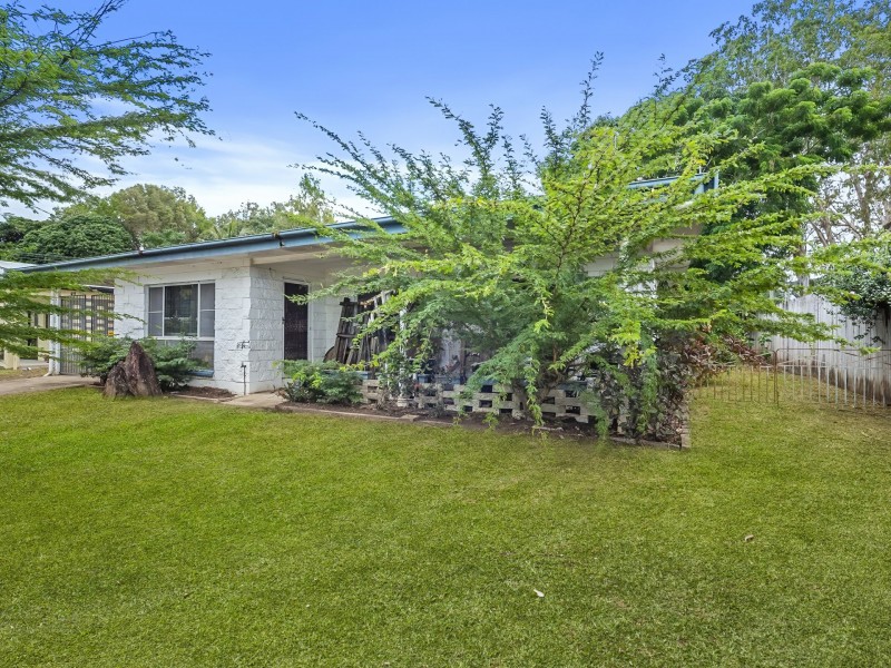 27 Oak Street, Holloways Beach QLD 4878