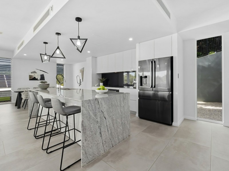 25 Freshwater Avenue, Palm Cove QLD 4879