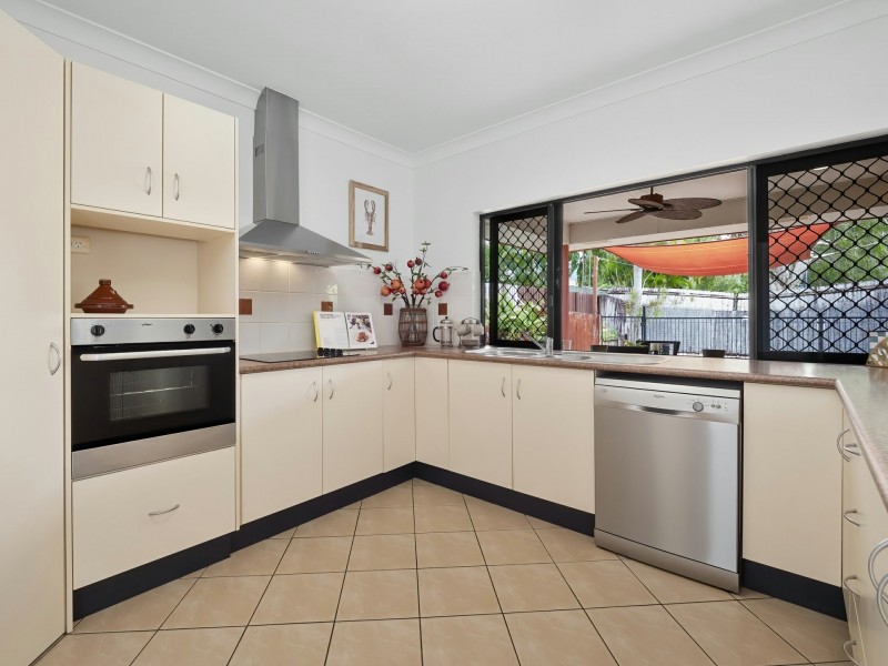 19 Kirra Close, Kewarra Beach QLD 4879