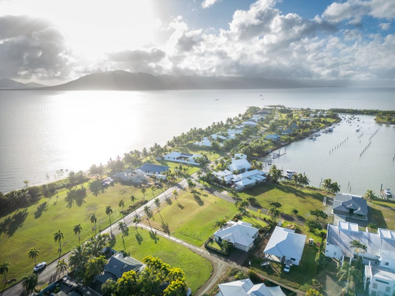 2 Poinciana Boulevard, Cardwell QLD 4849