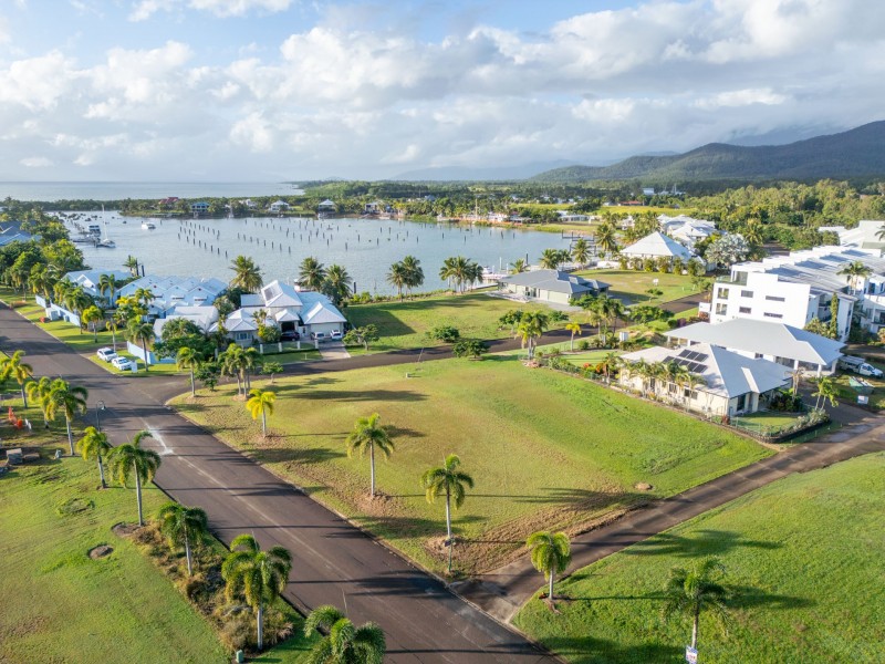 2 Poinciana Boulevard, Cardwell QLD 4849