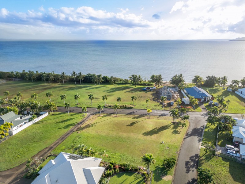 2 Poinciana Boulevard, Cardwell QLD 4849