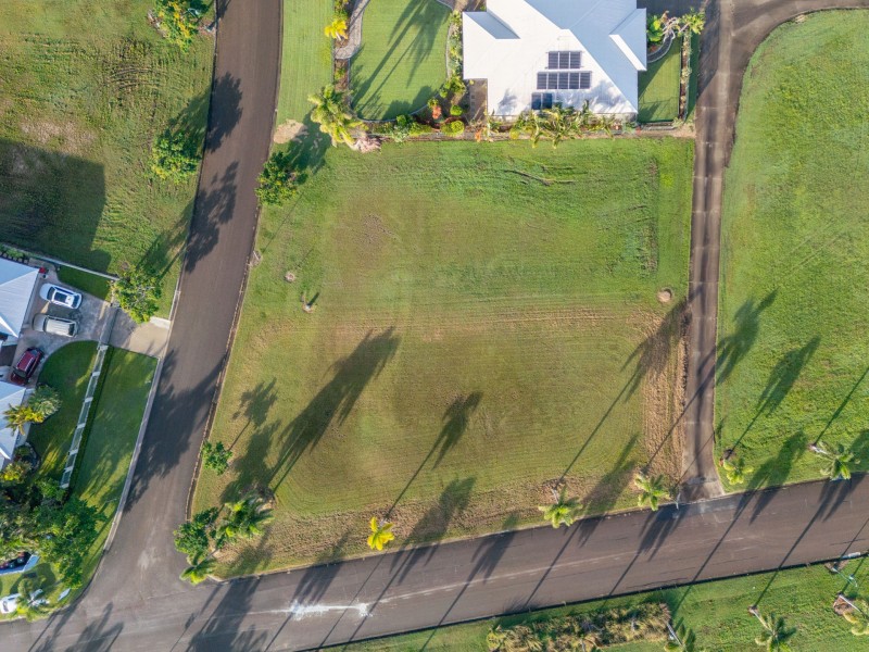 2 Poinciana Boulevard, Cardwell QLD 4849