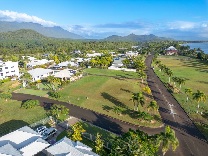 2 Poinciana Boulevard, Cardwell QLD 4849