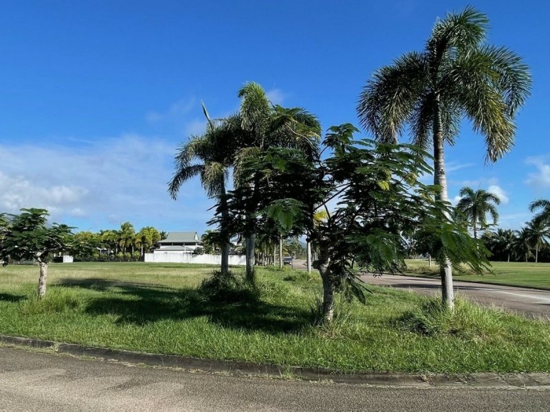 2 Poinciana Boulevard, Cardwell QLD 4849