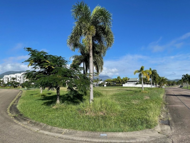 2 Poinciana Boulevard, Cardwell QLD 4849