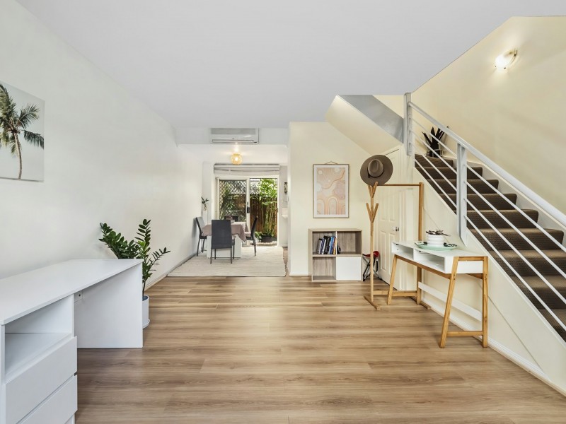 1/205 McLeod Street, Cairns North QLD 4870