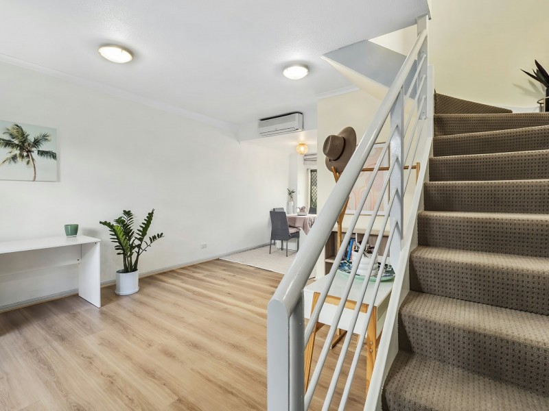 1/205 McLeod Street, Cairns North QLD 4870