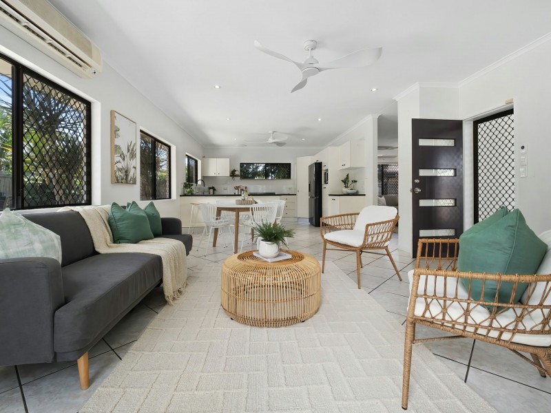 89 Cedar Road, Palm Cove QLD 4879