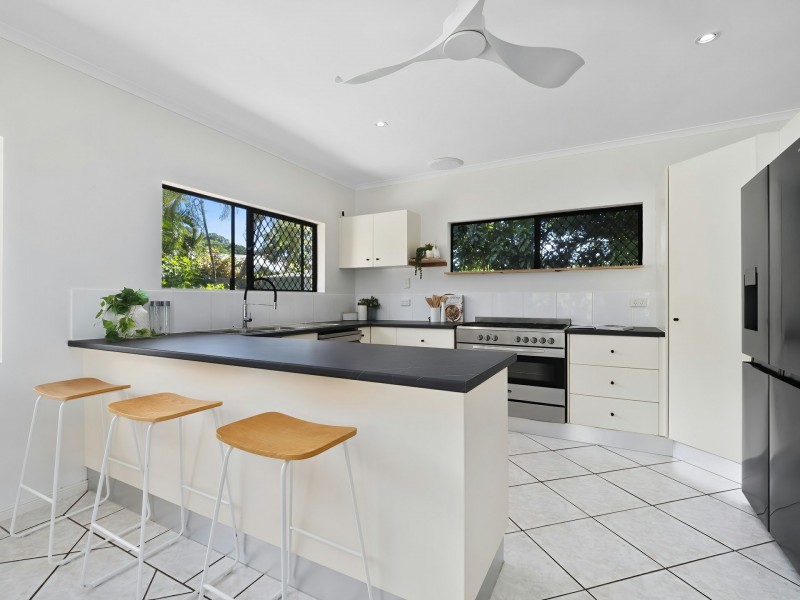 89 Cedar Road, Palm Cove QLD 4879