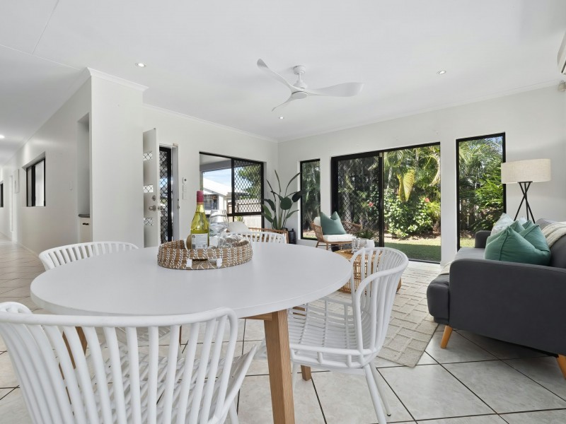 89 Cedar Road, Palm Cove QLD 4879