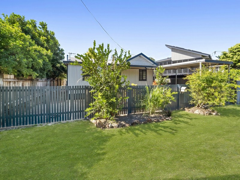 34 Christensen Street, Machans Beach QLD 4878