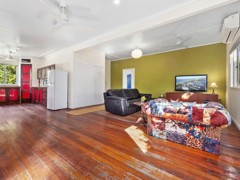 34 Christensen Street, Machans Beach QLD 4878