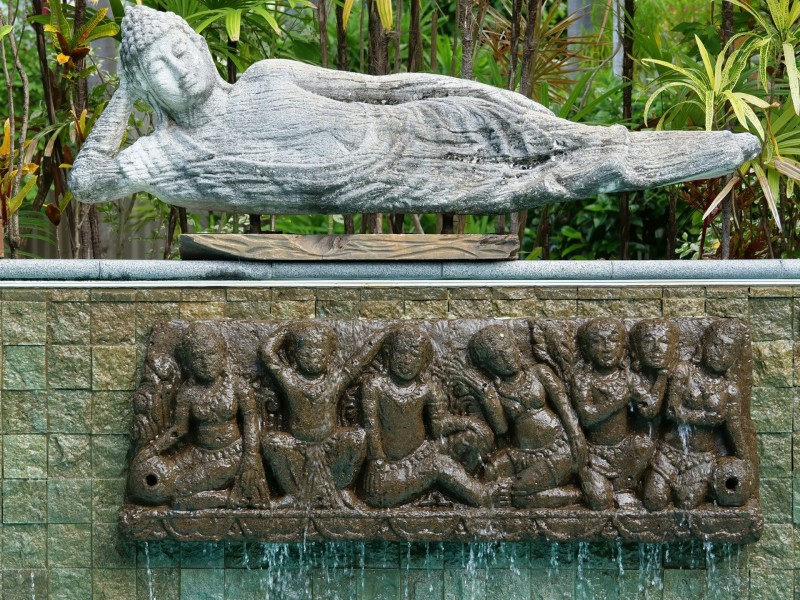 13 Lillian Road, Palm Cove QLD 4879