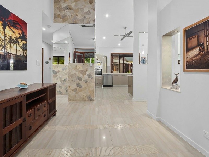 13 Lillian Road, Palm Cove QLD 4879