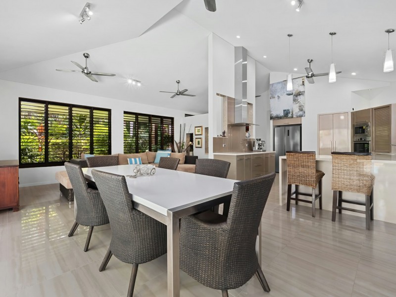 13 Lillian Road, Palm Cove QLD 4879