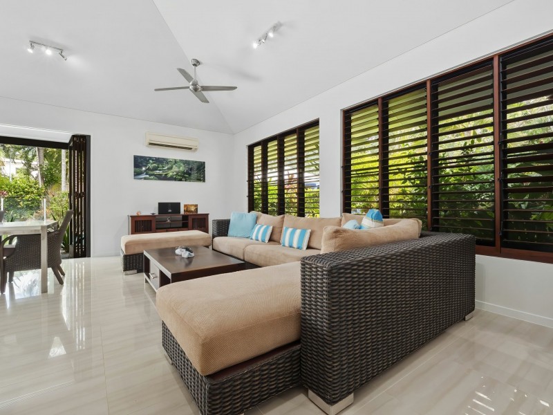 13 Lillian Road, Palm Cove QLD 4879