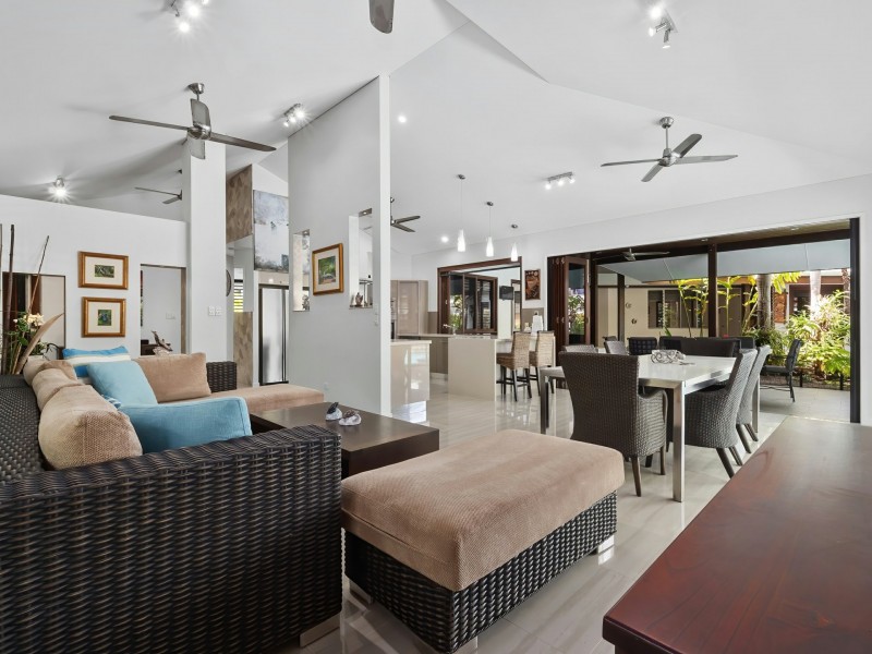 13 Lillian Road, Palm Cove QLD 4879