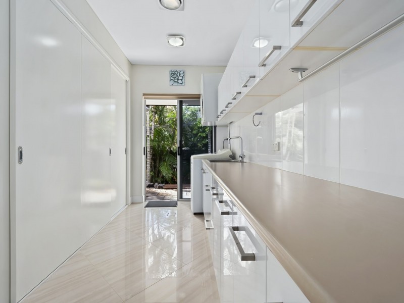 13 Lillian Road, Palm Cove QLD 4879