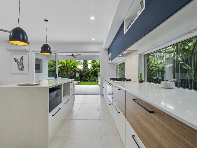 15 Endeavour Road, Clifton Beach QLD 4879