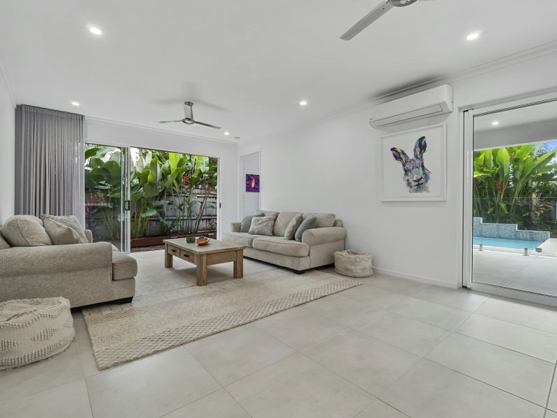 15 Endeavour Road, Clifton Beach QLD 4879