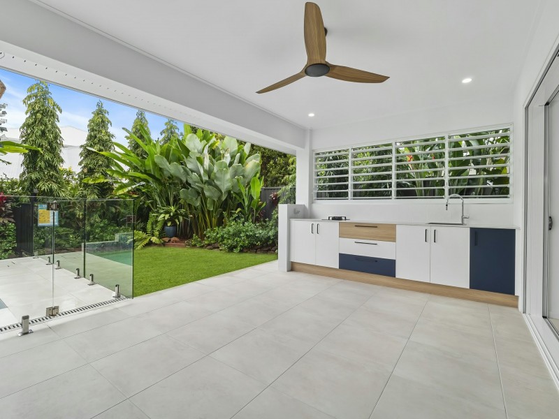 15 Endeavour Road, Clifton Beach QLD 4879