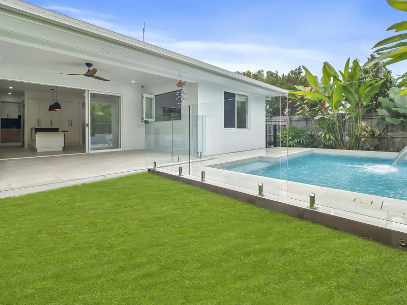 15 Endeavour Road, Clifton Beach QLD 4879
