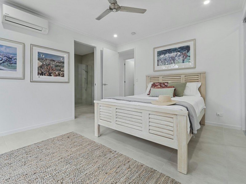 15 Endeavour Road, Clifton Beach QLD 4879