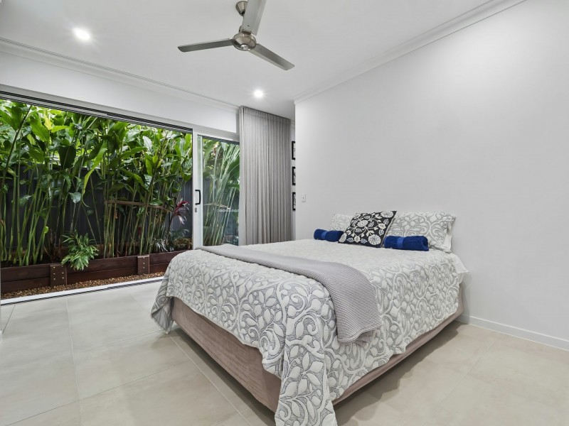 15 Endeavour Road, Clifton Beach QLD 4879
