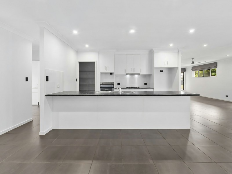 10 Pacific Place, Trinity Park QLD 4879