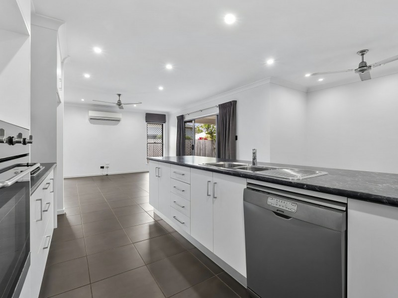 10 Pacific Place, Trinity Park QLD 4879