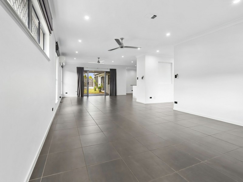 10 Pacific Place, Trinity Park QLD 4879