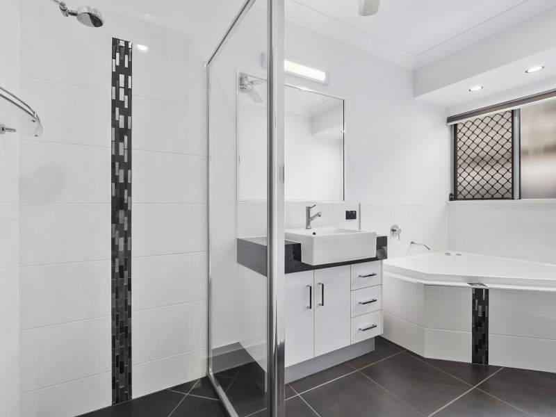 10 Pacific Place, Trinity Park QLD 4879