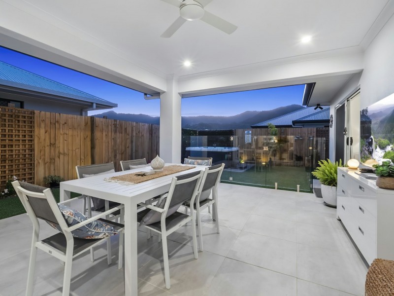 12 Rockingham Parade, Smithfield QLD 4878