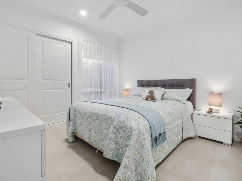 12 Rockingham Parade, Smithfield QLD 4878