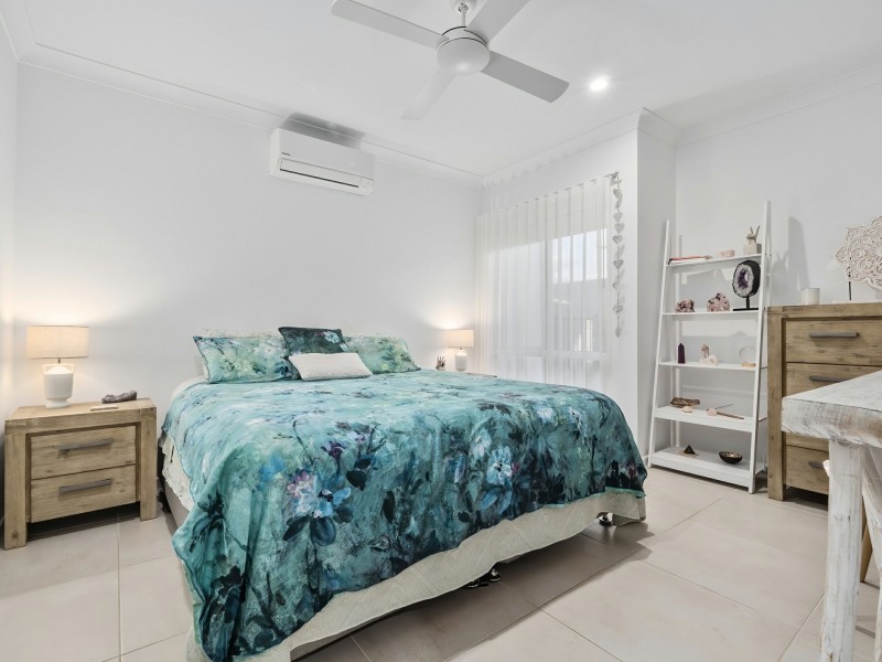 12 Rockingham Parade, Smithfield QLD 4878