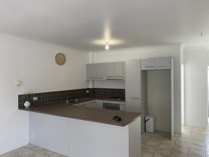 4/527 Varley St, Yorkeys Knob QLD 4878