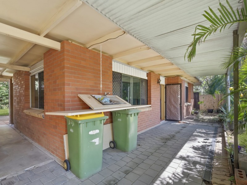 15 Mimosa Street, Holloways Beach QLD 4878