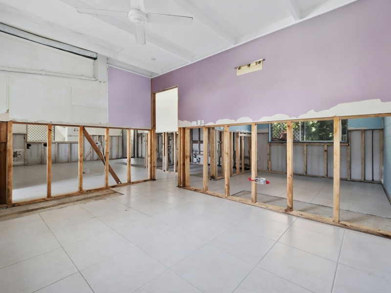 15 Mimosa Street, Holloways Beach QLD 4878