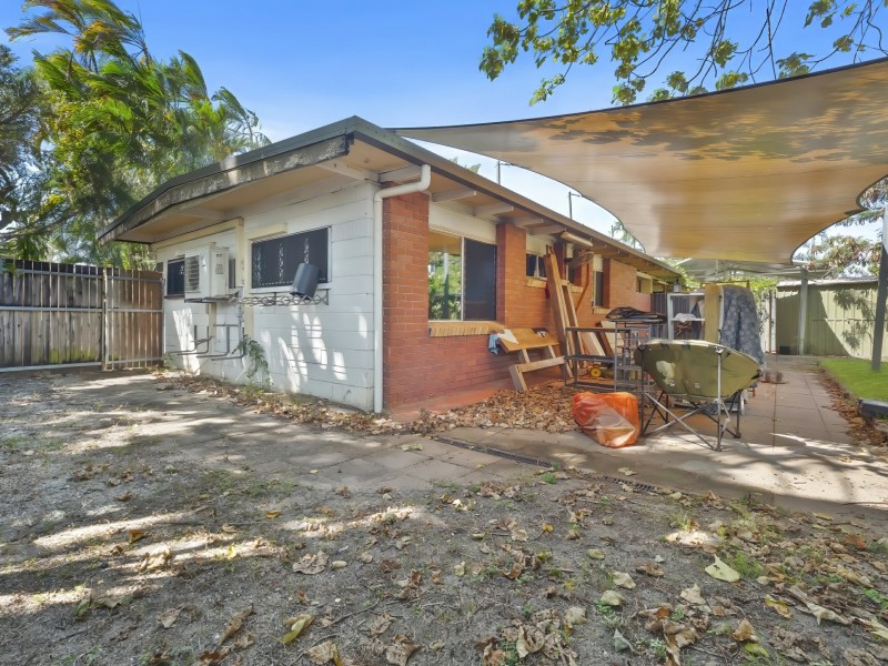 15 Mimosa Street, Holloways Beach QLD 4878