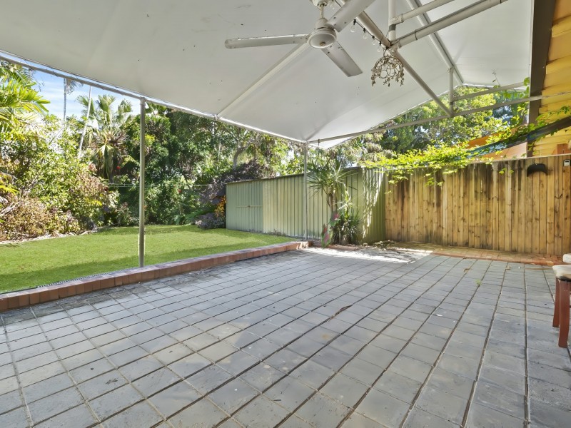 15 Mimosa Street, Holloways Beach QLD 4878