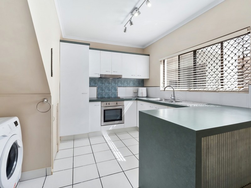 2/17 Rutherford Street, Yorkeys Knob QLD 4878