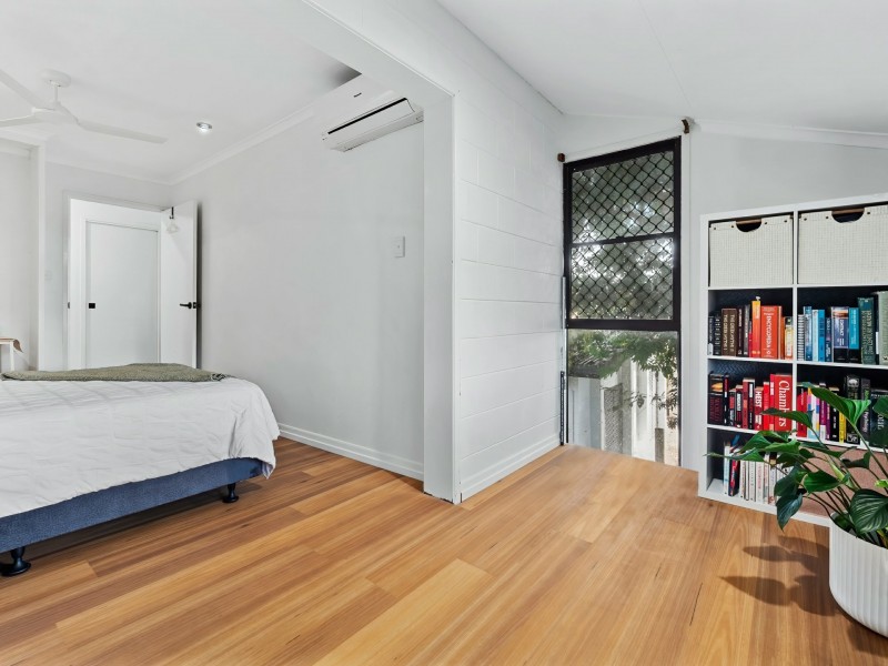 33 Morgan Street, Yorkeys Knob QLD 4878