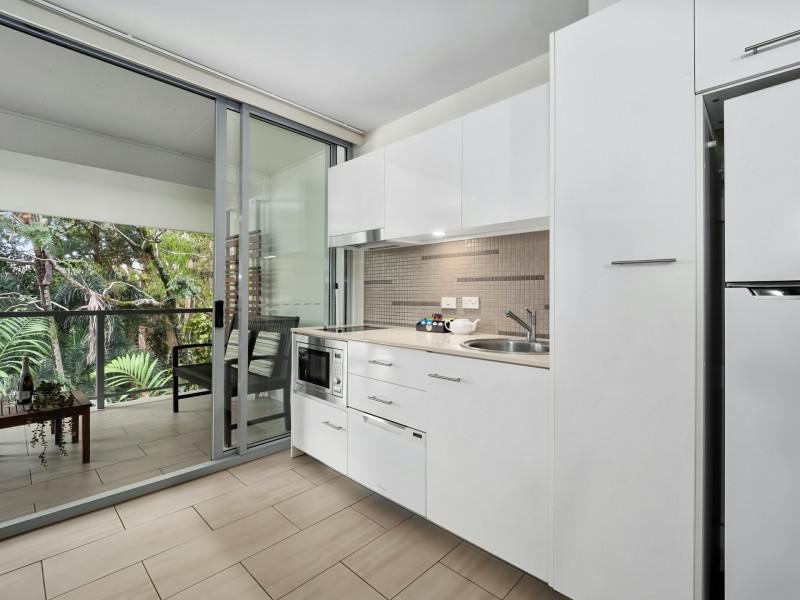 2407/2-22 Veivers Road, Palm Cove QLD 4879