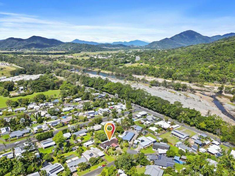 6 Tarana Close, Caravonica QLD 4878