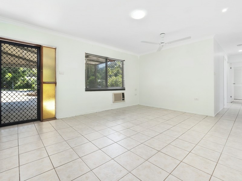 6 Tarana Close, Caravonica QLD 4878