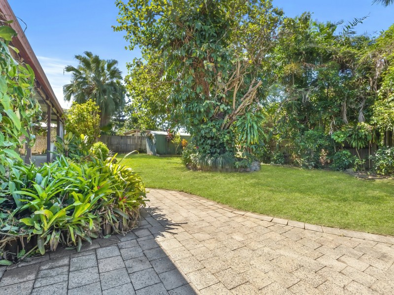 6 Tarana Close, Caravonica QLD 4878